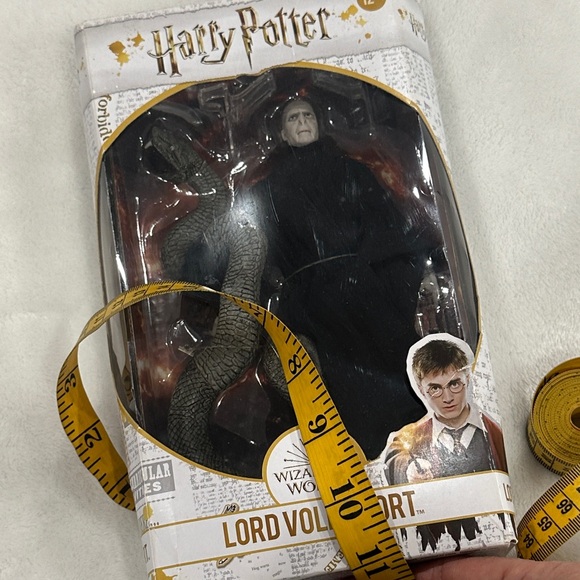 Warner Bros. Harry Potter Voldemort Figure with Snake - Picture 8 of 10